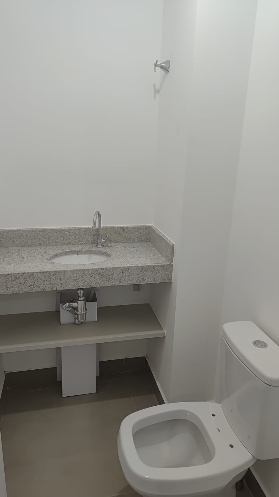 81040