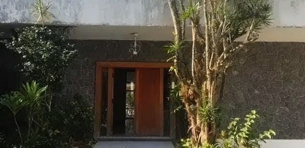 83837
