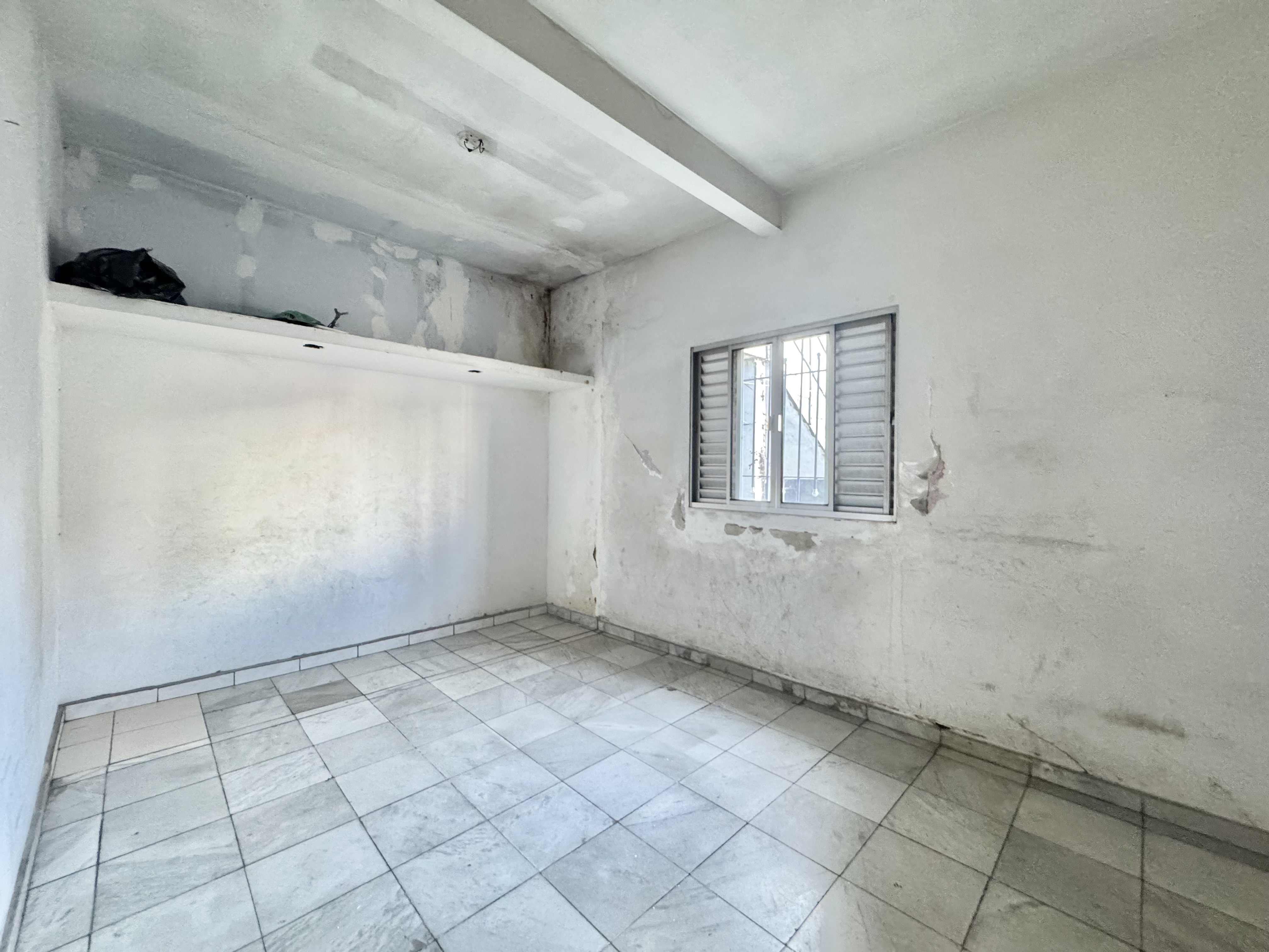 276050