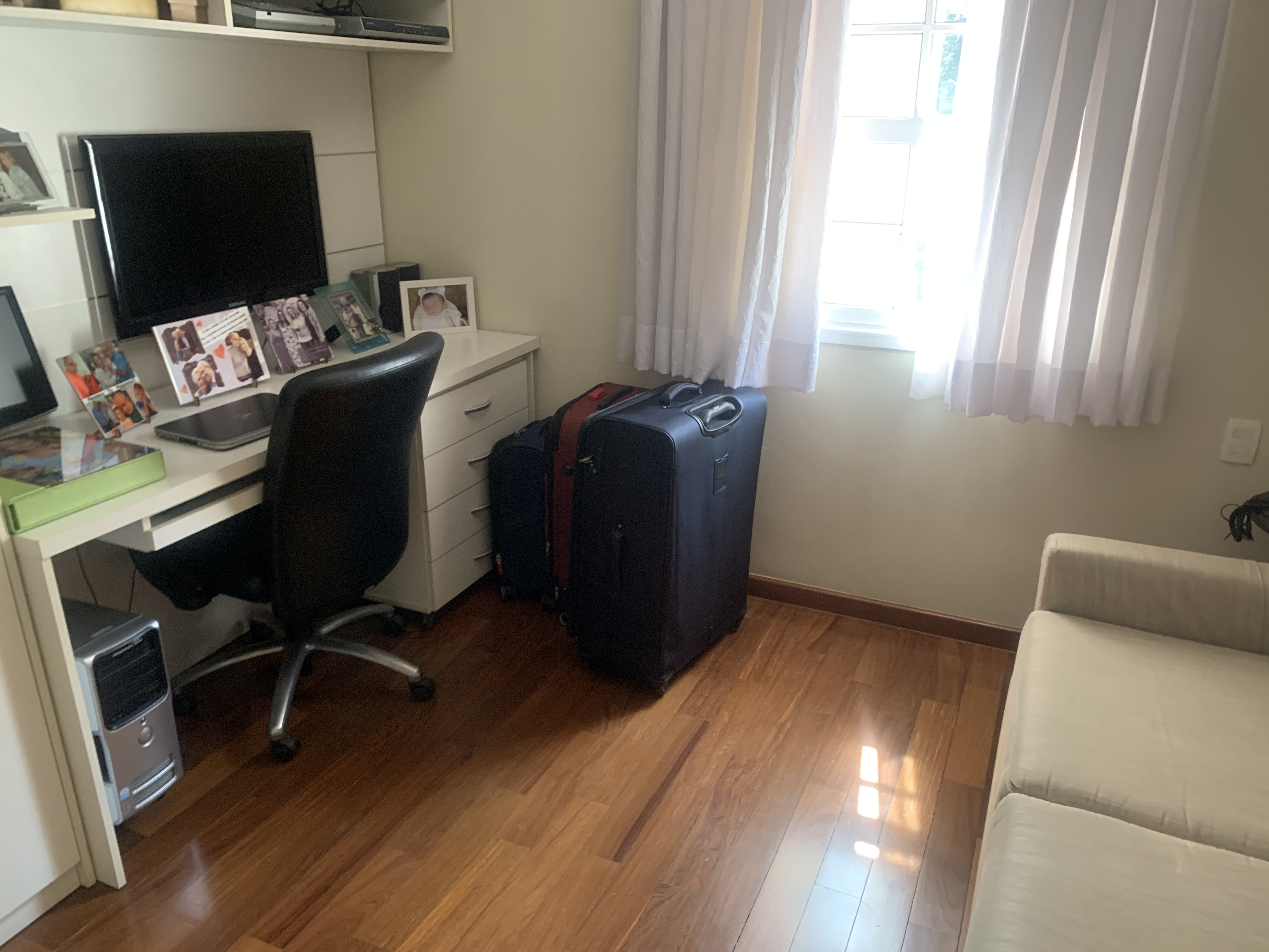 284035
