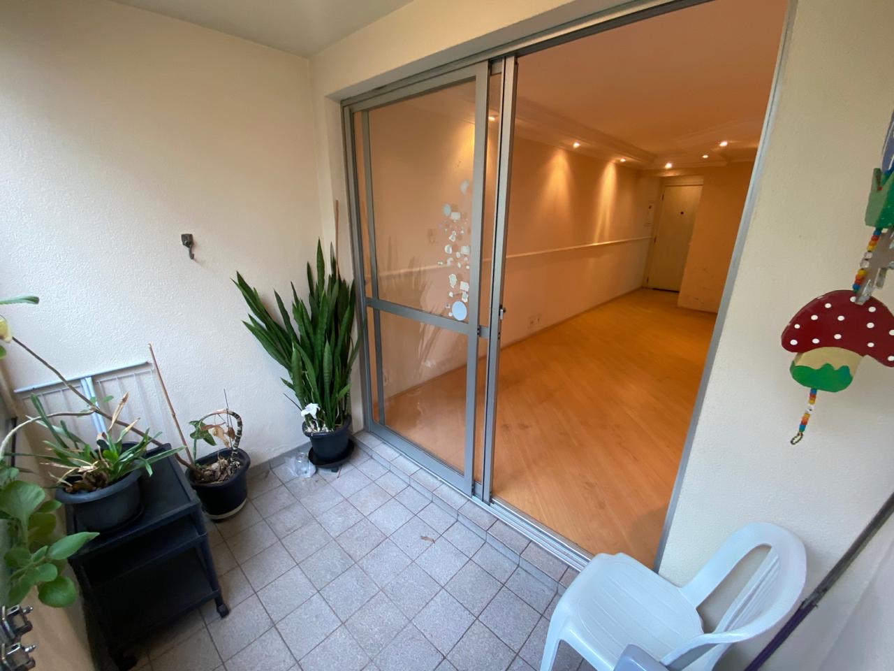 301041